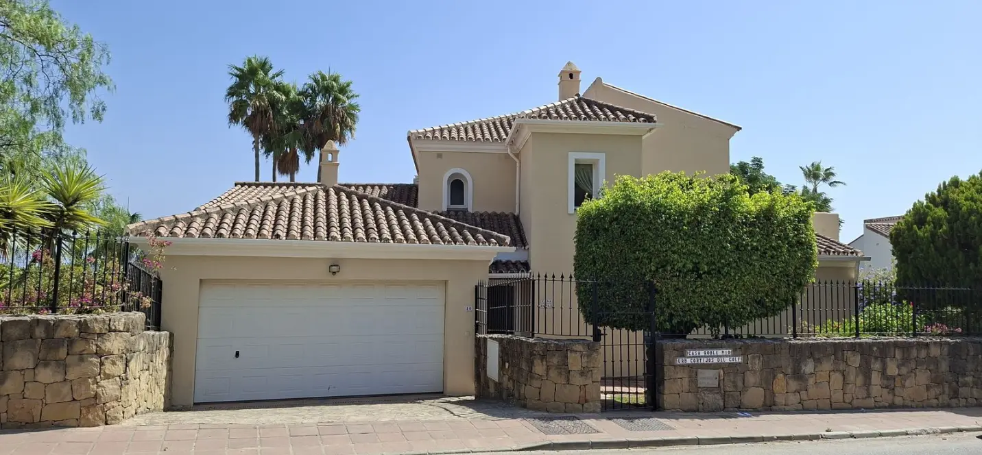 Venta de villa independiente en La Duquesa 0