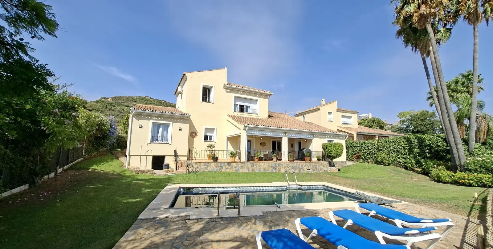 Venta de villa independiente en La Duquesa 2