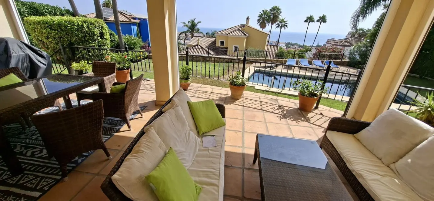 Venta de villa independiente en La Duquesa 2