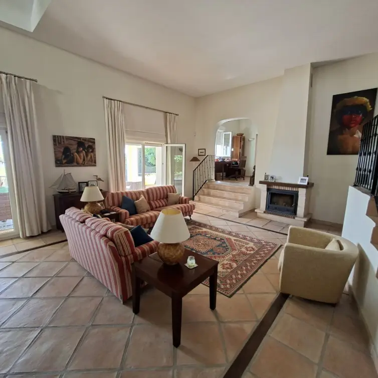 Venta de villa independiente en La Duquesa