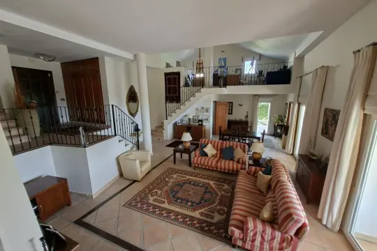 Image 9 thumb