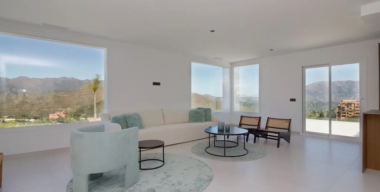Venta de villa independiente en La Mairena 13