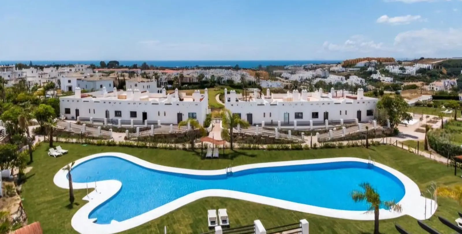 Продажа апартаментов на первом этаже в Estepona 1