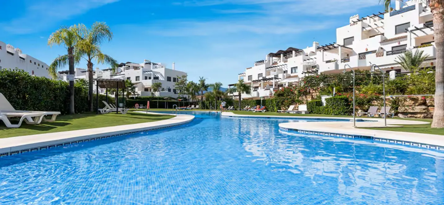 Продажа апартаментов на первом этаже в Estepona 1