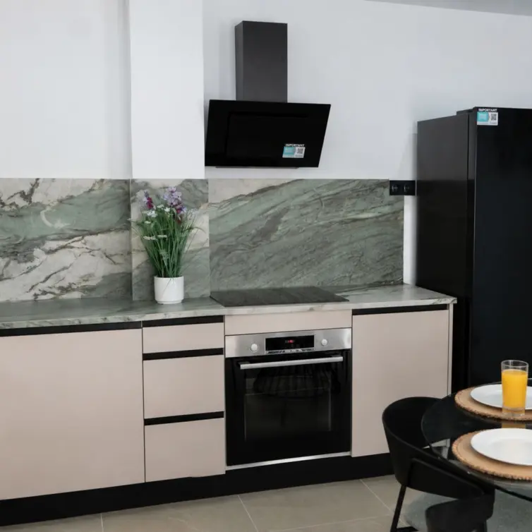 Sale of middle floor apartment in Fuengirola