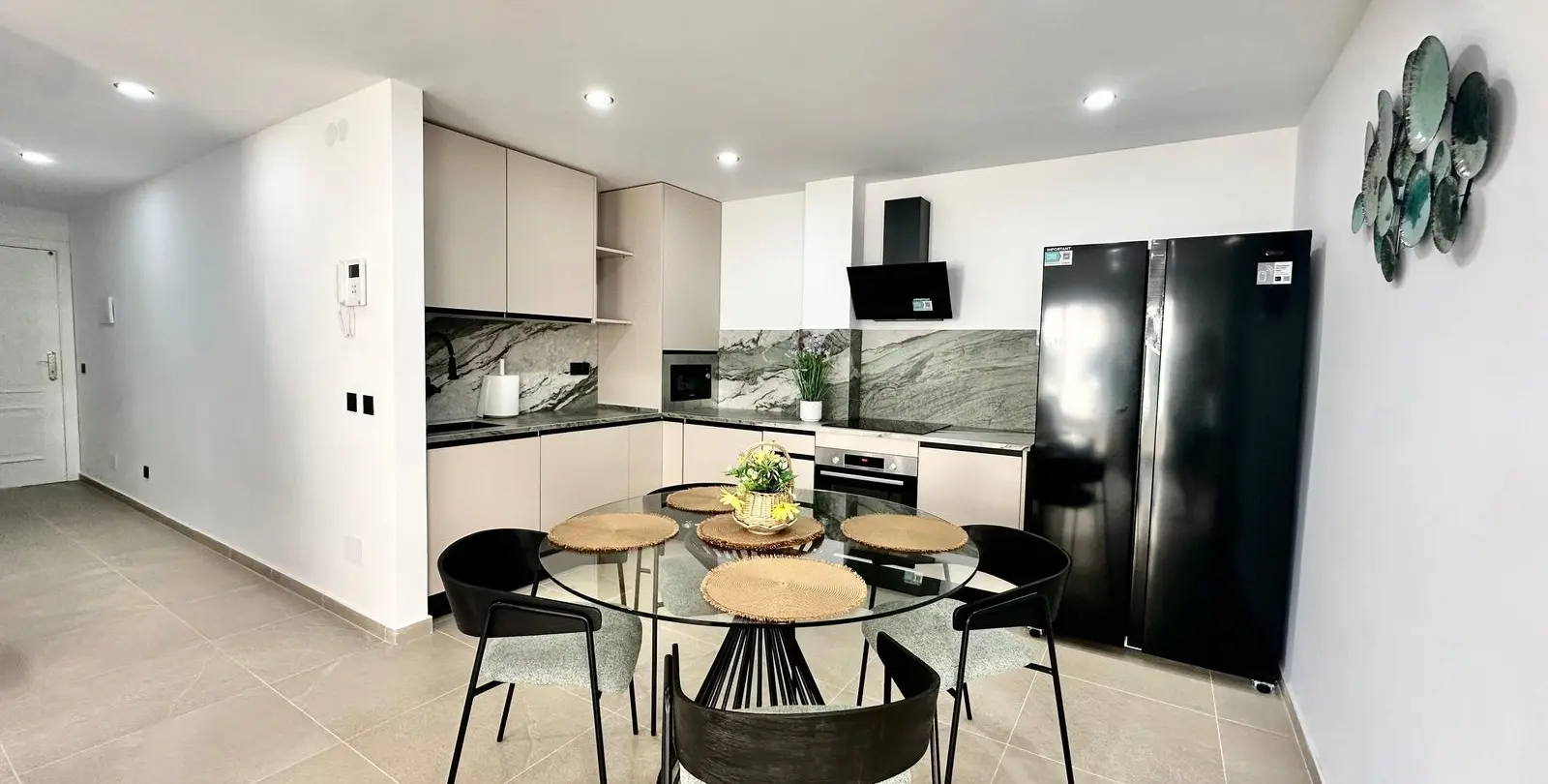 Sale of middle floor apartment in Fuengirola 12