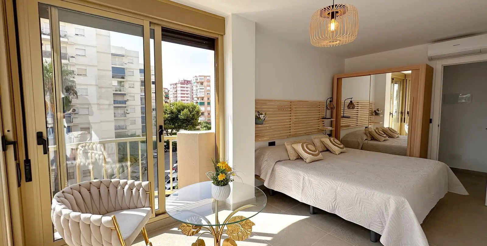 Sale of middle floor apartment in Fuengirola 16