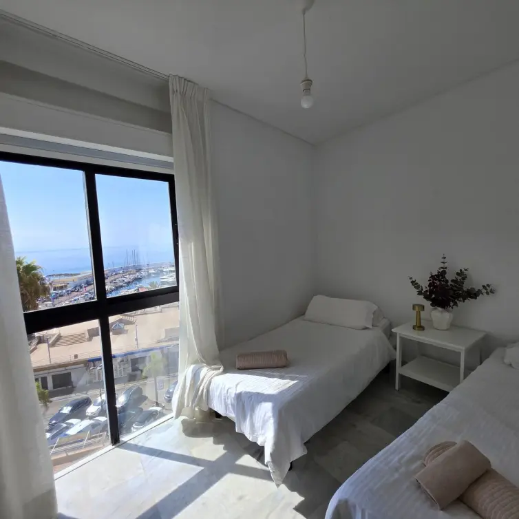 Продажа апартаментов на среднем этаже в Marbella