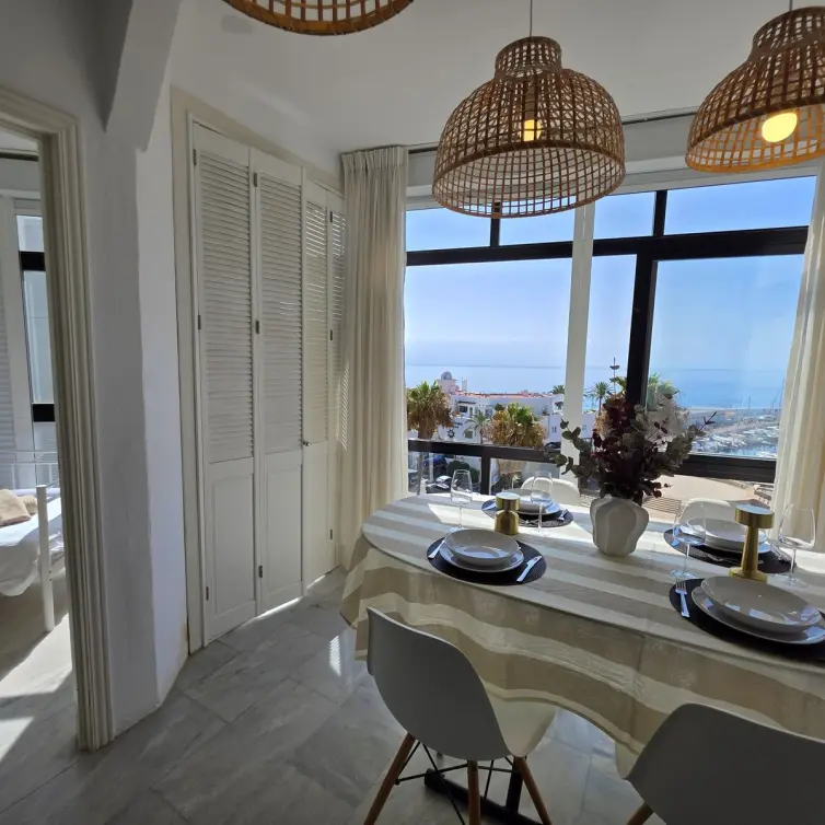 Продажа апартаментов на среднем этаже в Marbella