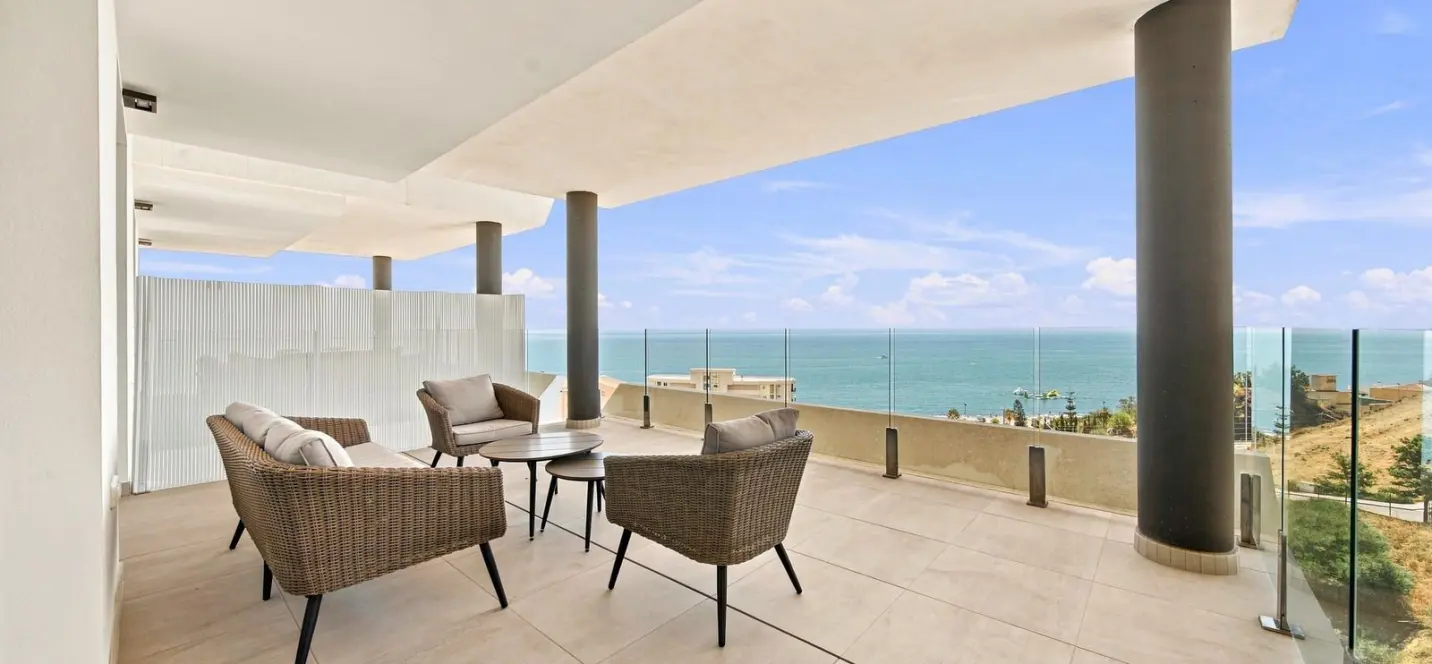 Продажа апартаментов на среднем этаже в Fuengirola 0