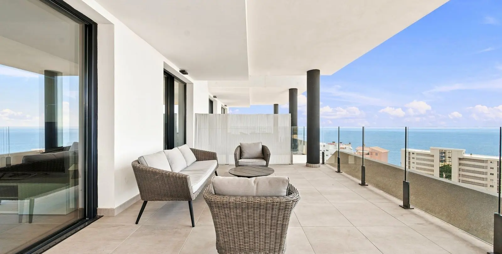 Продажа апартаментов на среднем этаже в Fuengirola 2