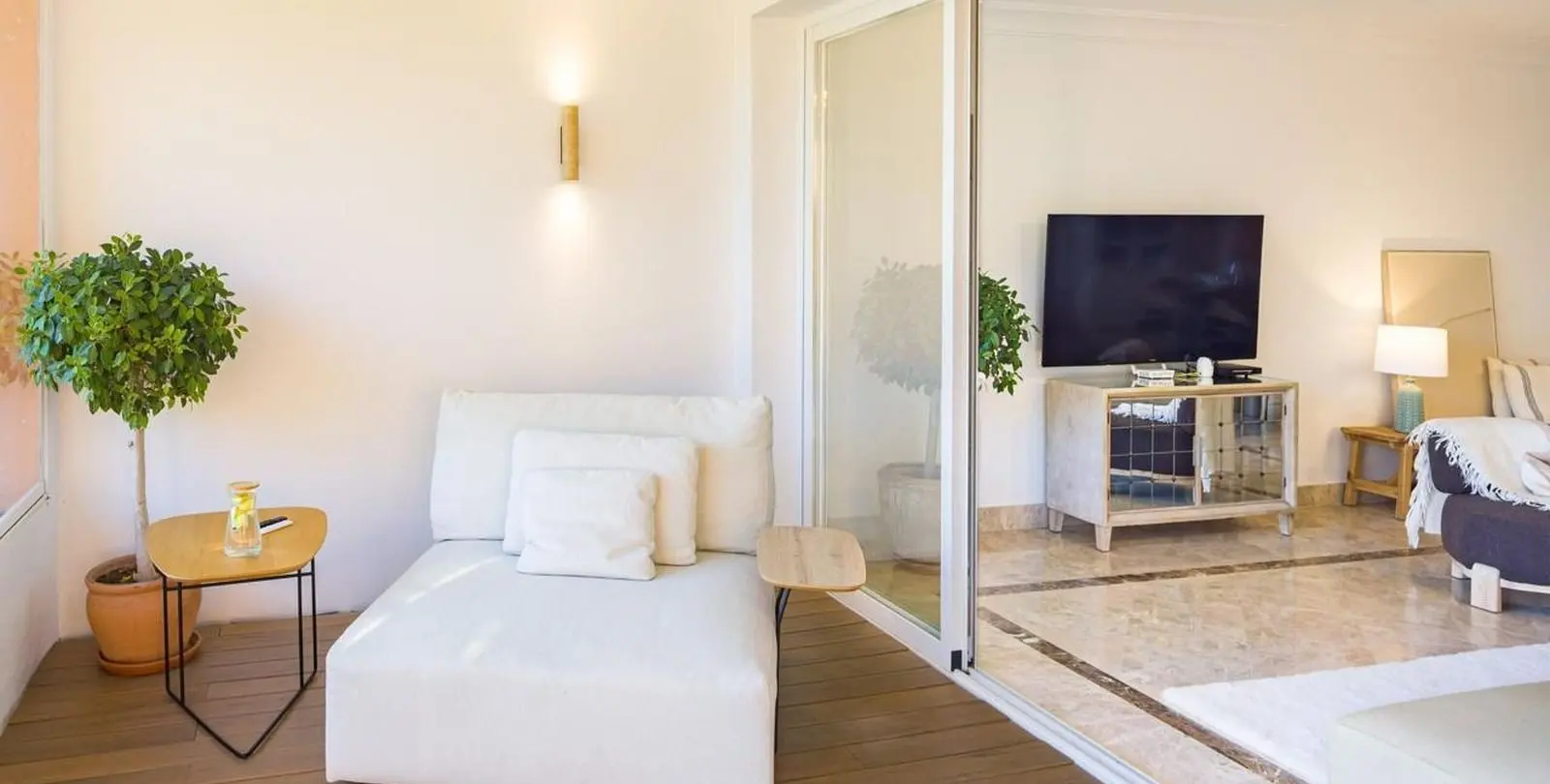 Venta de apartamento en planta baja en Nueva Andalucía 11