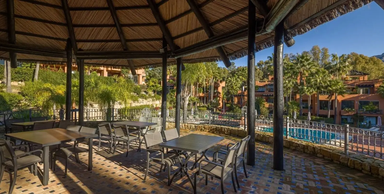 Venta de apartamento en planta baja en Nueva Andalucía 19