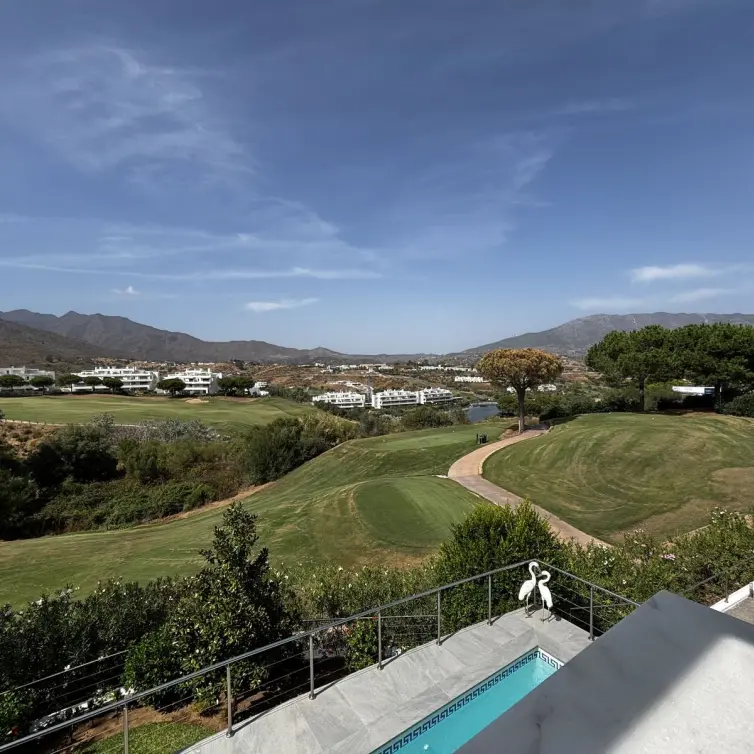 Продажа  отдельно стоящей виллы в La Cala Golf