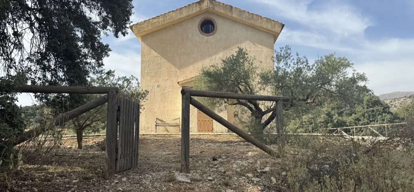 Venta de finca - cortijo en Alfarnate 1