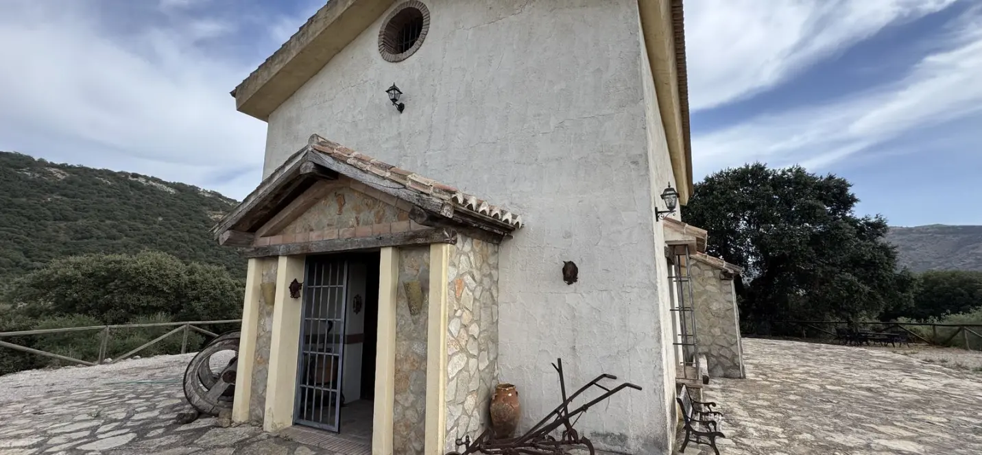 Venta de finca - cortijo en Alfarnate 2
