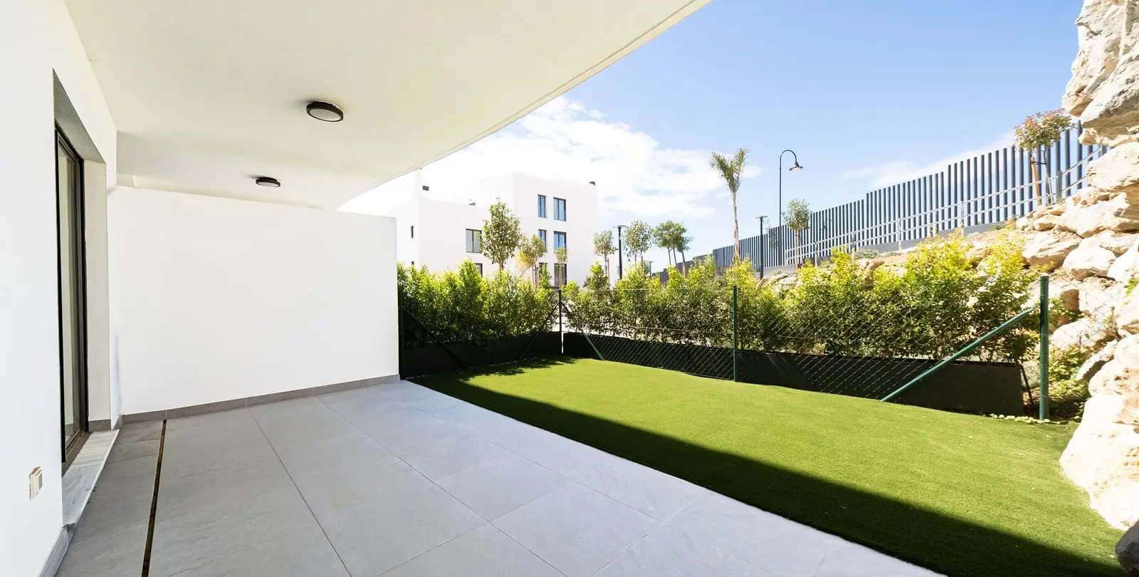 Venta de apartamento en planta baja en El Chaparral 9