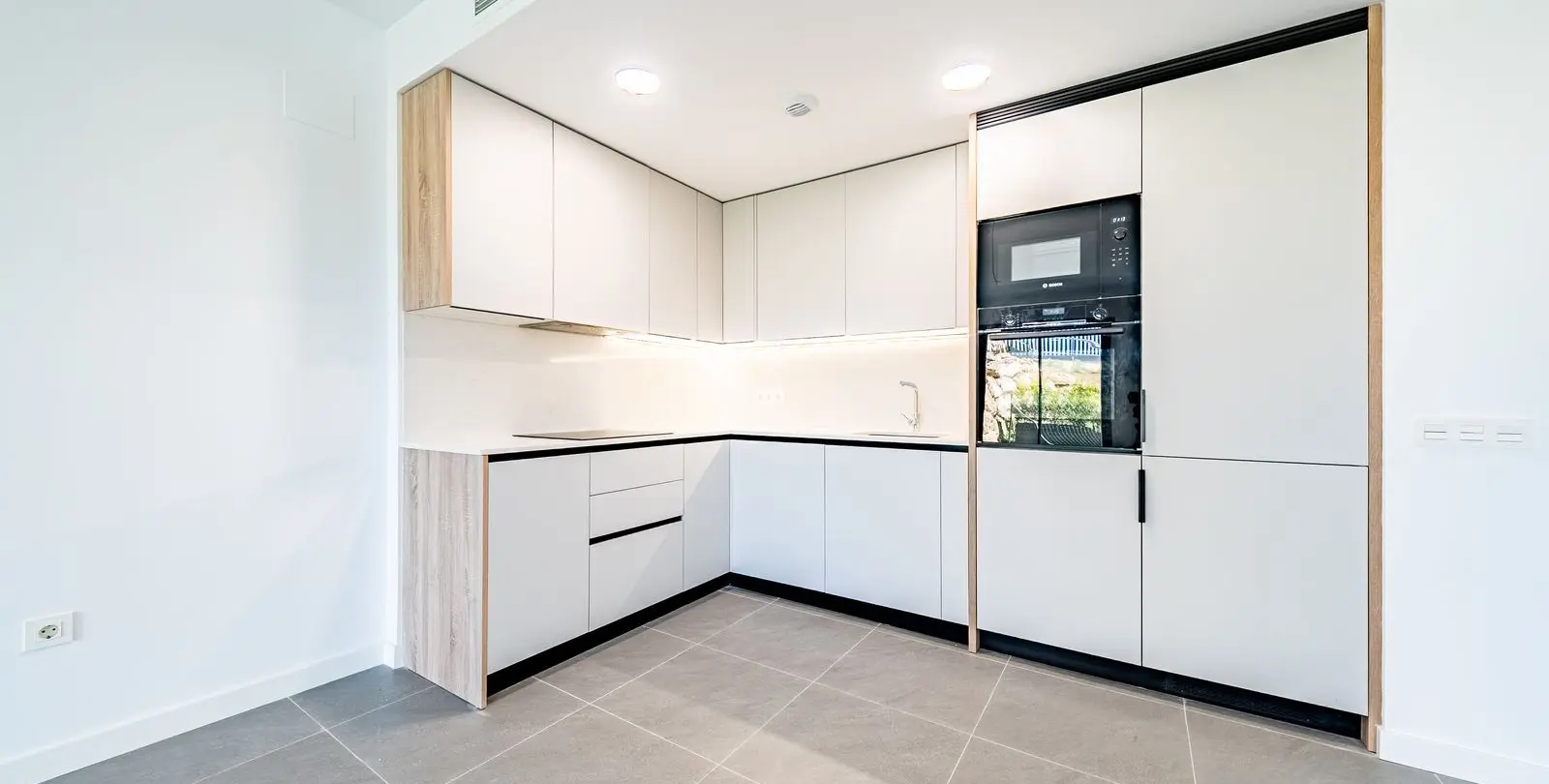 Venta de apartamento en planta baja en El Chaparral 11