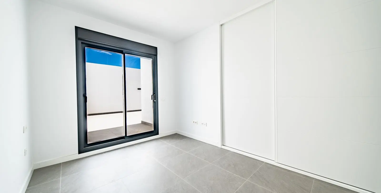 Venta de apartamento en planta baja en El Chaparral 15