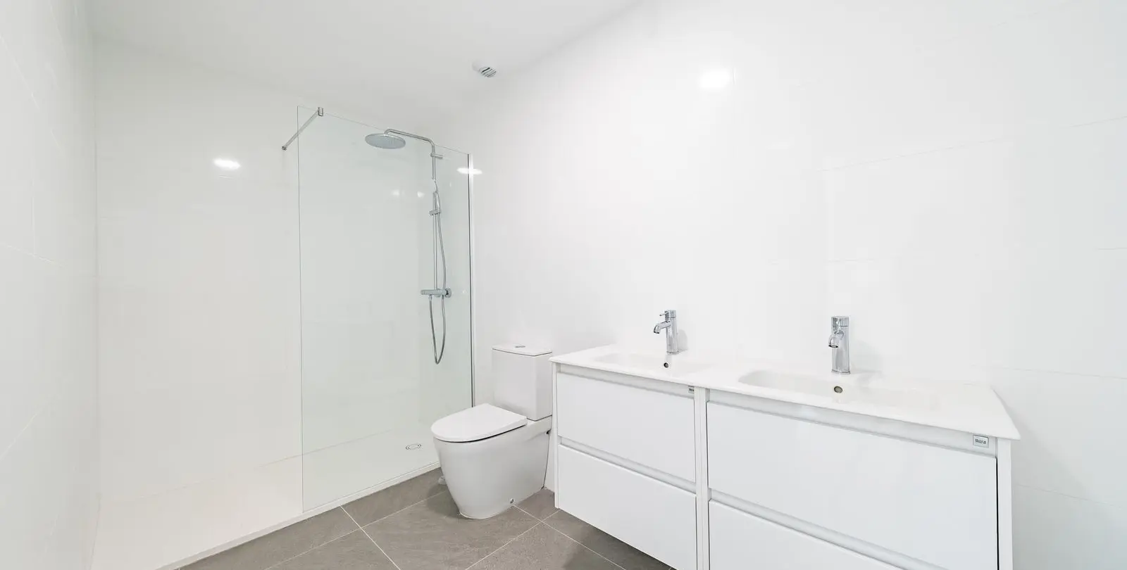 Venta de apartamento en planta baja en El Chaparral 16