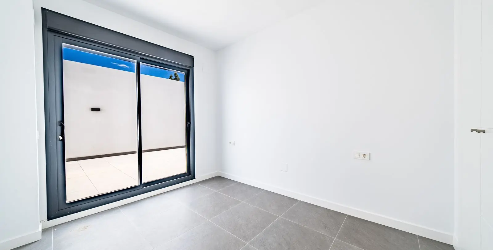 Venta de apartamento en planta baja en El Chaparral 18