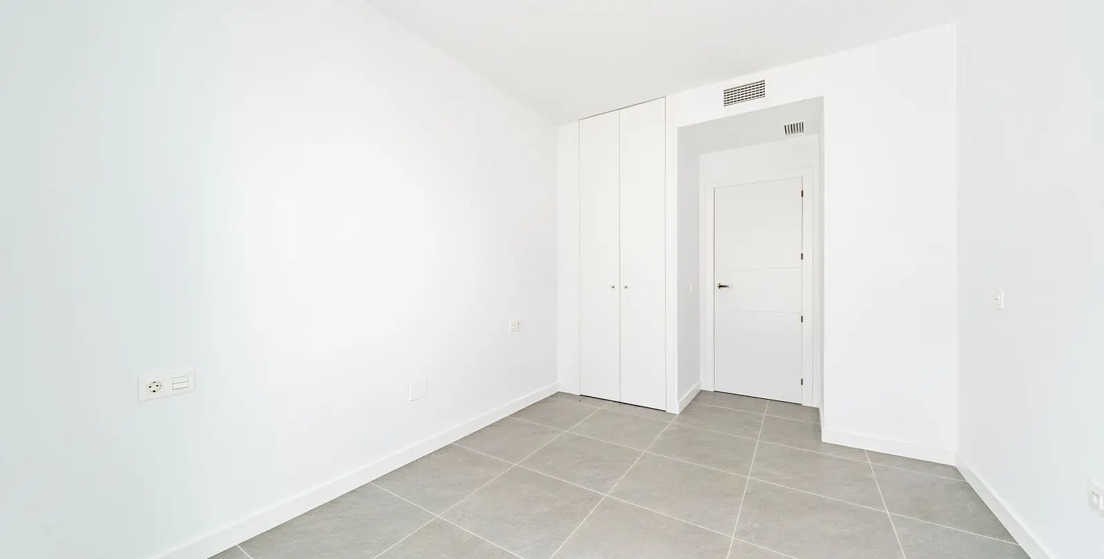 Venta de apartamento en planta baja en El Chaparral 19