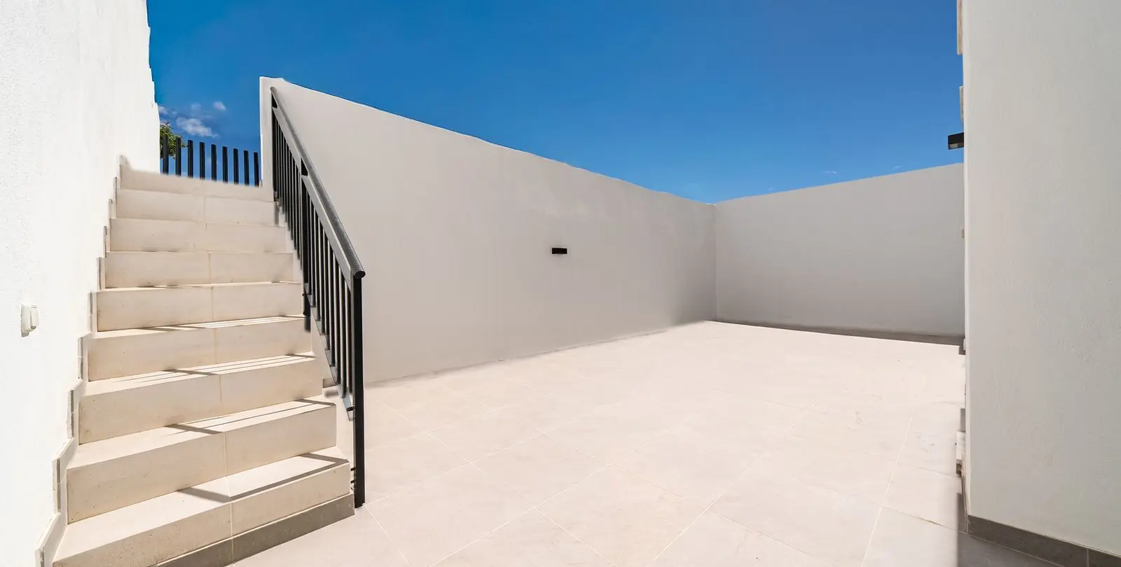 Venta de apartamento en planta baja en El Chaparral 22