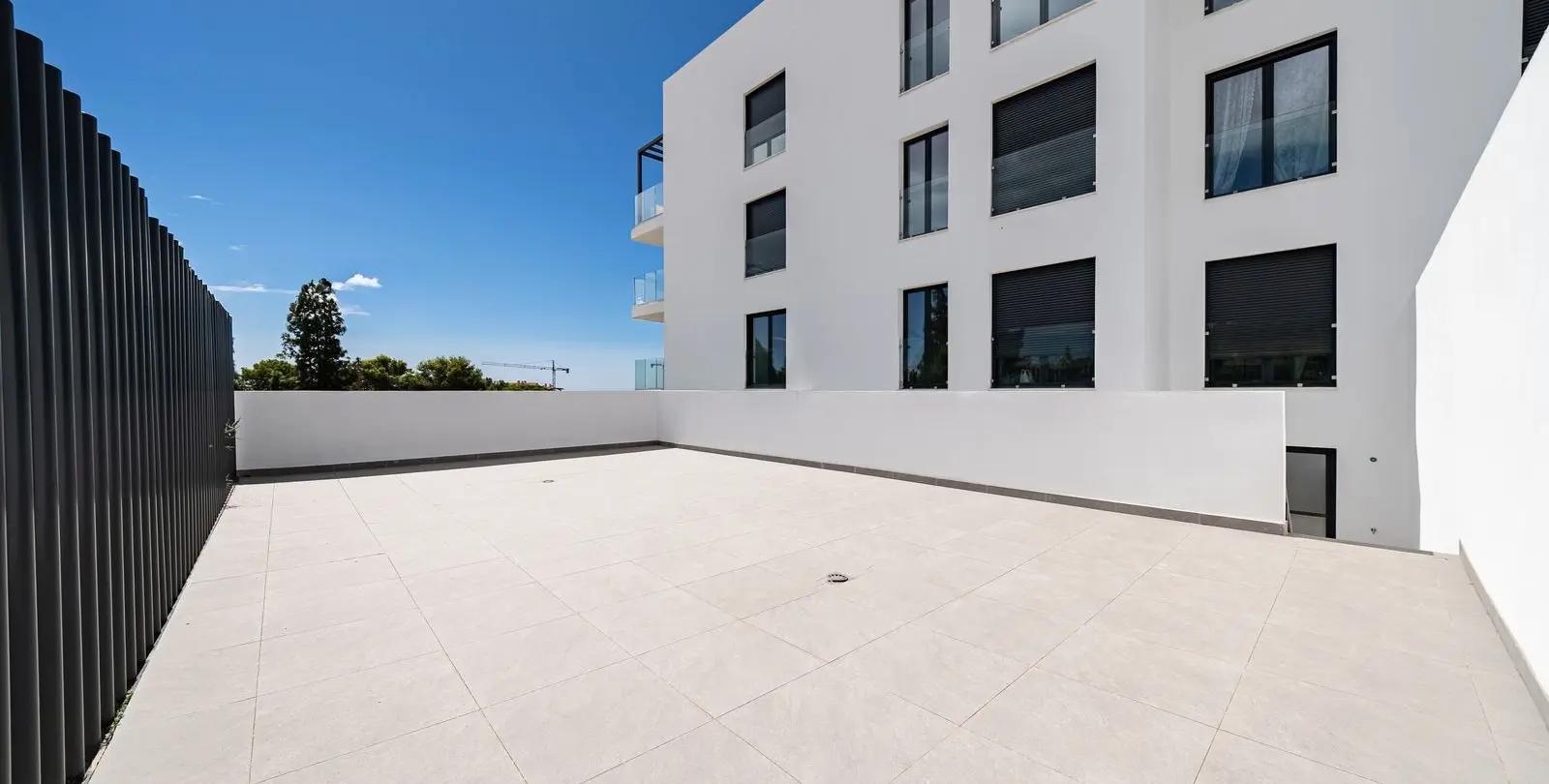 Venta de apartamento en planta baja en El Chaparral 23
