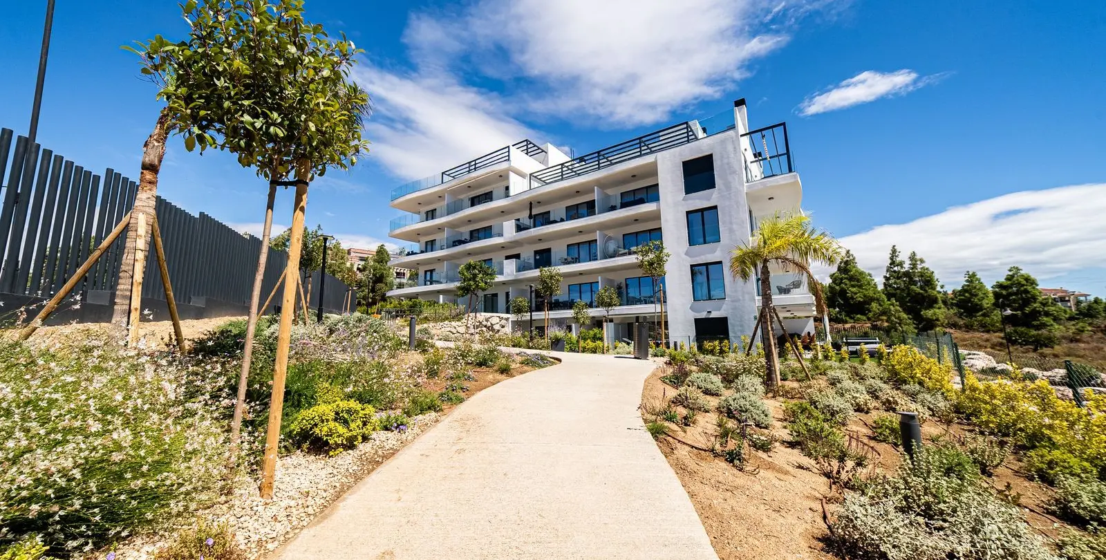 Venta de apartamento en planta baja en El Chaparral 35