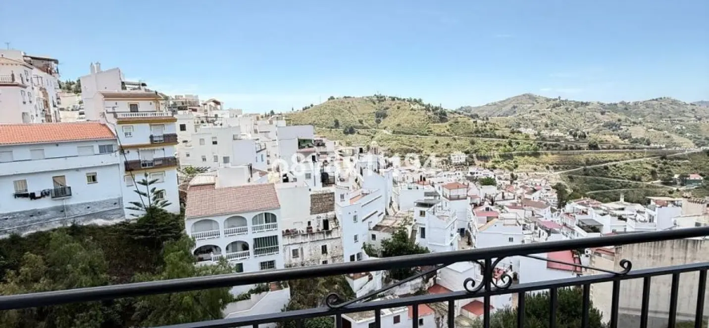 Sale of detached villa in South of spain 4