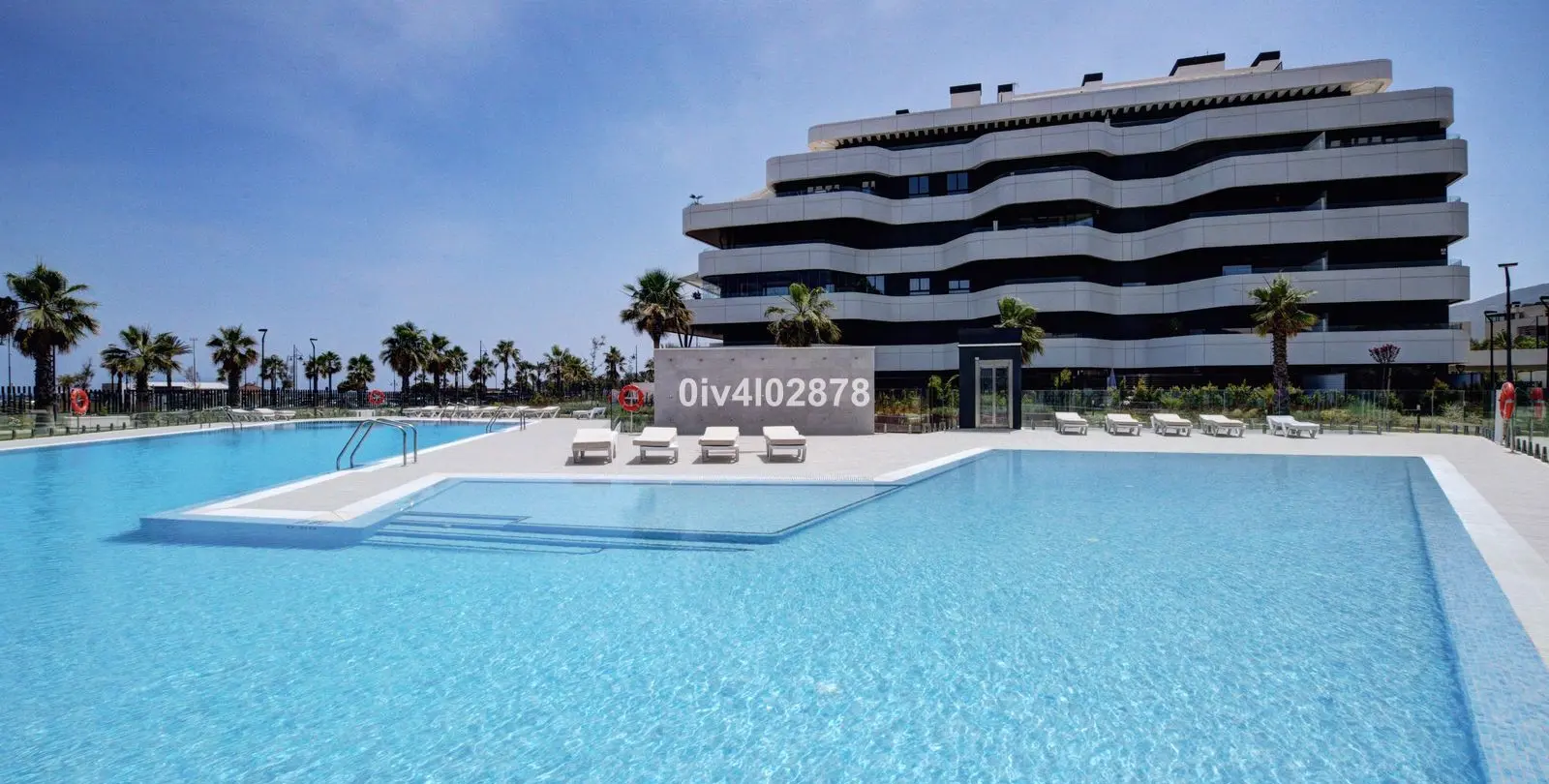 Sale of middle floor apartment in Los Alamos 1
