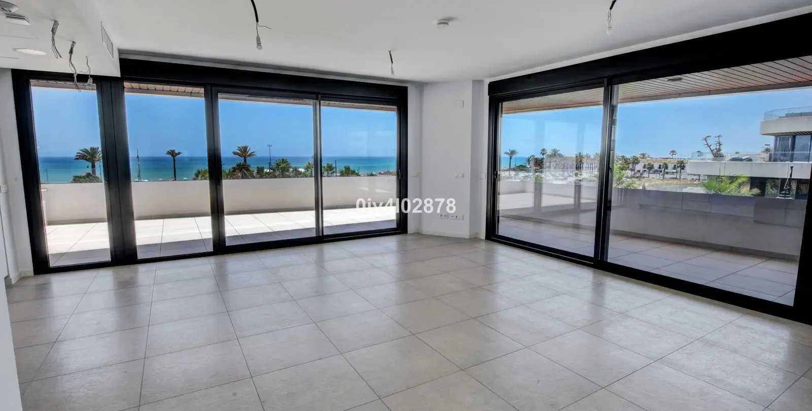 Sale of middle floor apartment in Los Alamos 2