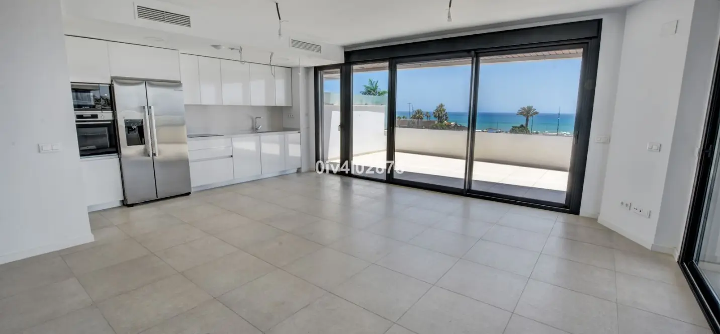 Sale of middle floor apartment in Los Alamos 2