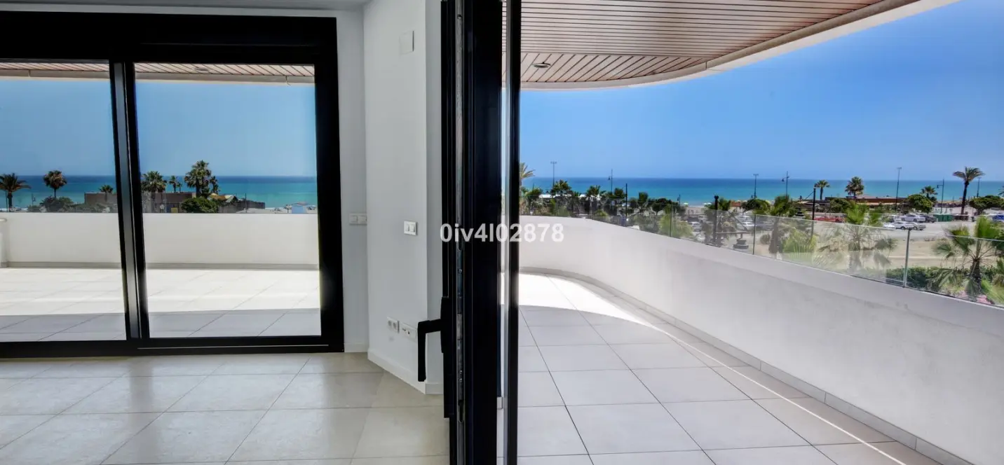 Sale of middle floor apartment in Los Alamos 3