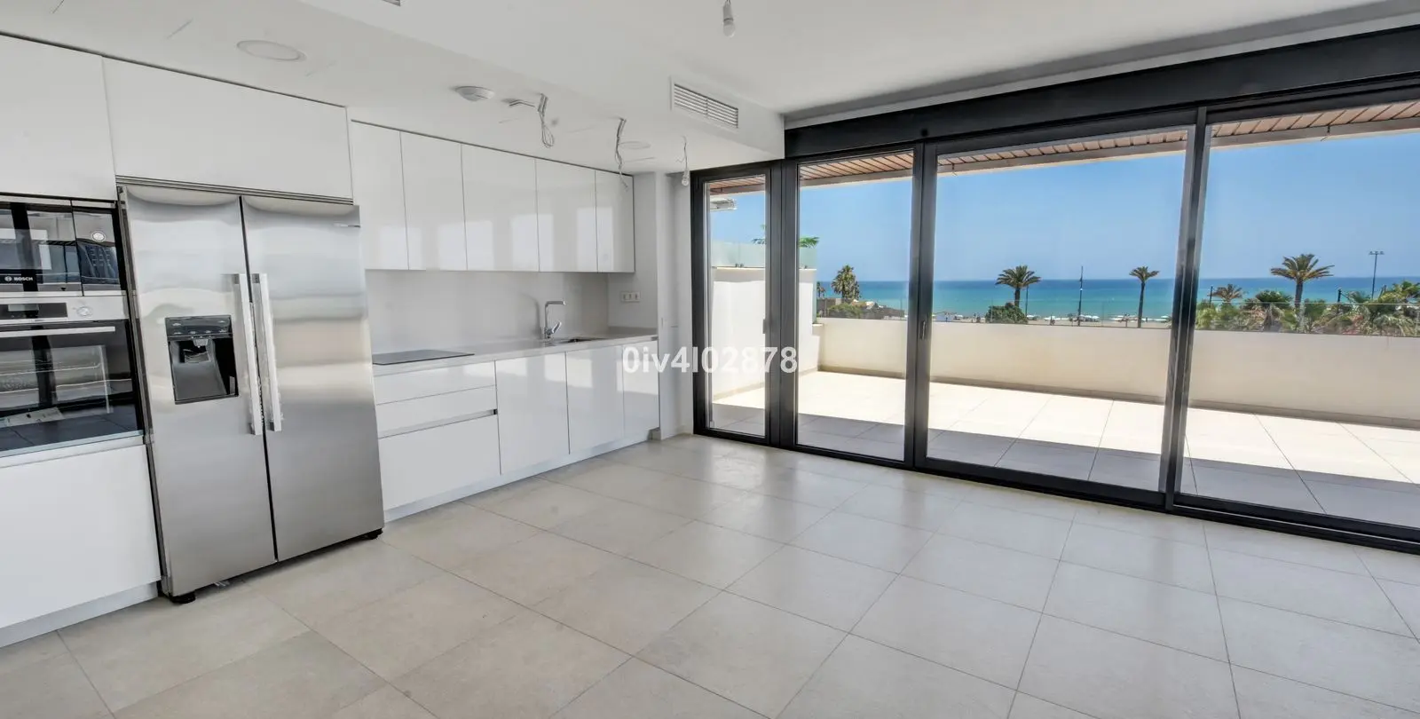 Sale of middle floor apartment in Los Alamos 13