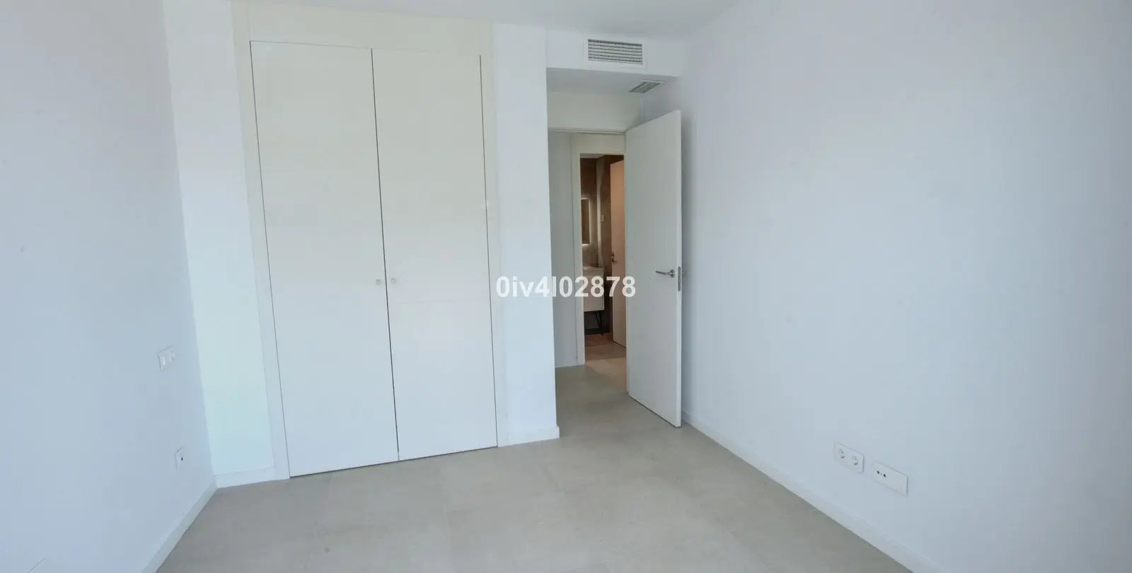 Sale of middle floor apartment in Los Alamos 30