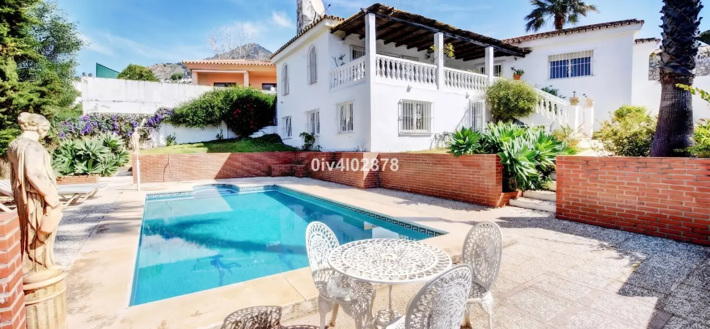 Sale of detached villa in La Capellania 0