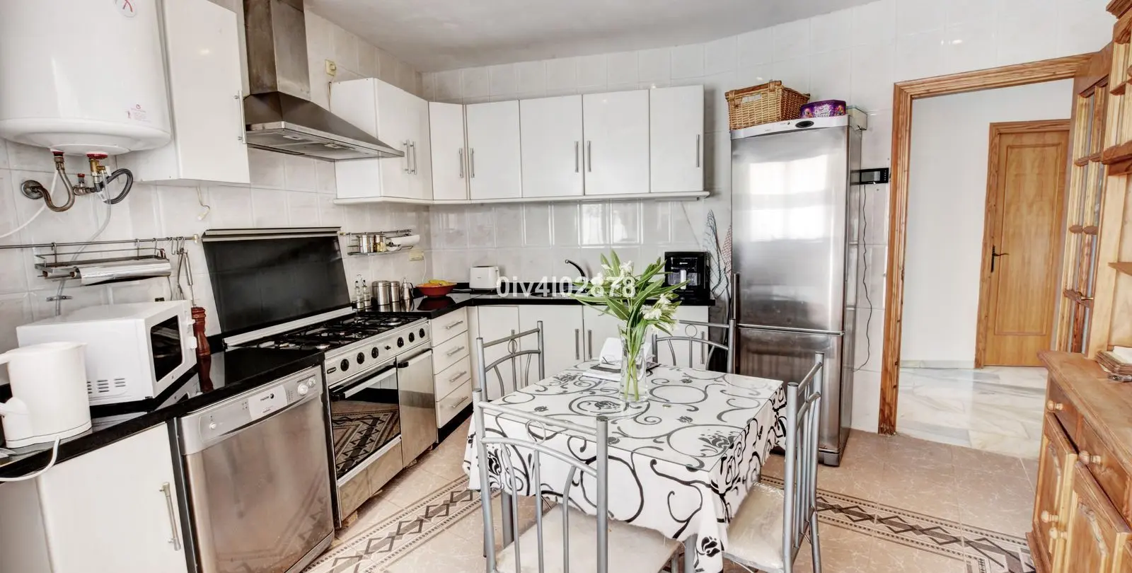 Sale of detached villa in La Capellania 18