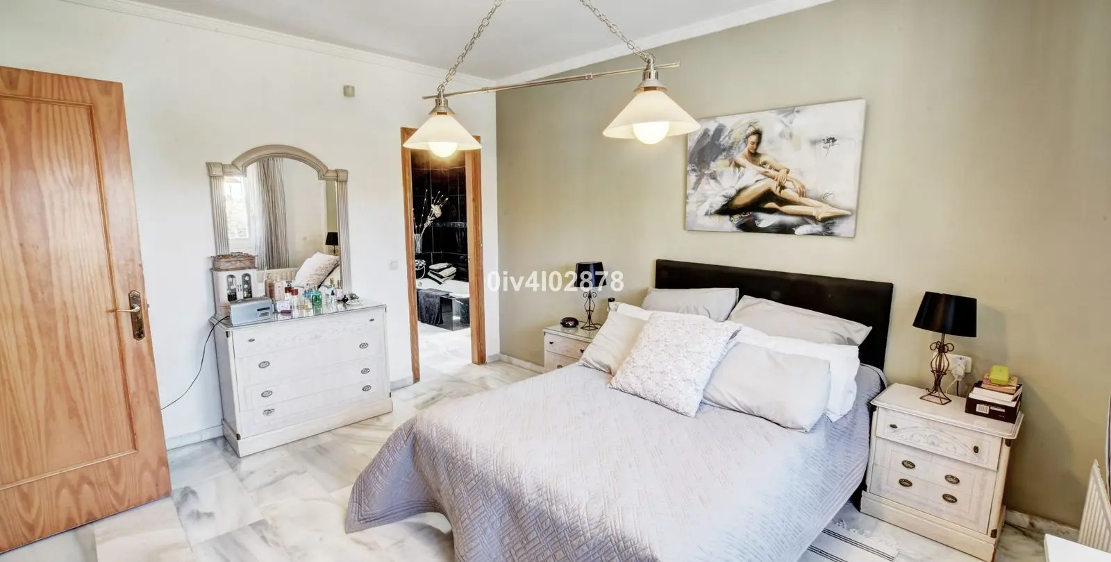 Sale of detached villa in La Capellania 23