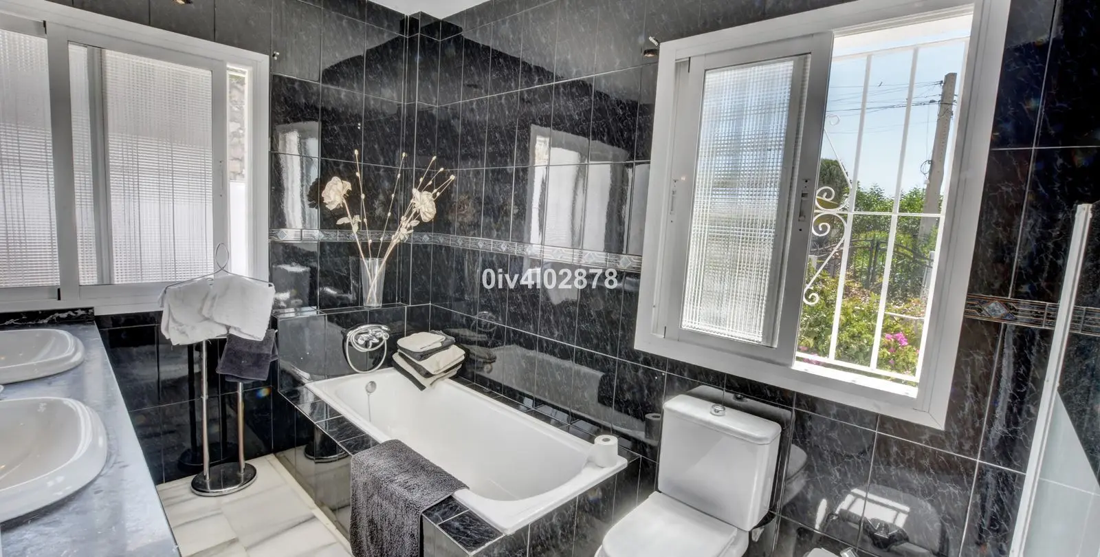 Sale of detached villa in La Capellania 26