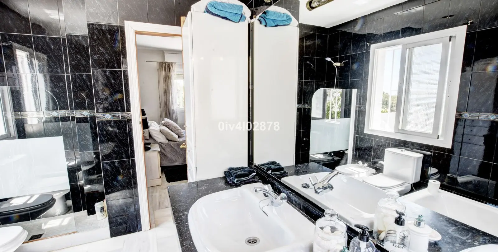 Sale of detached villa in La Capellania 28