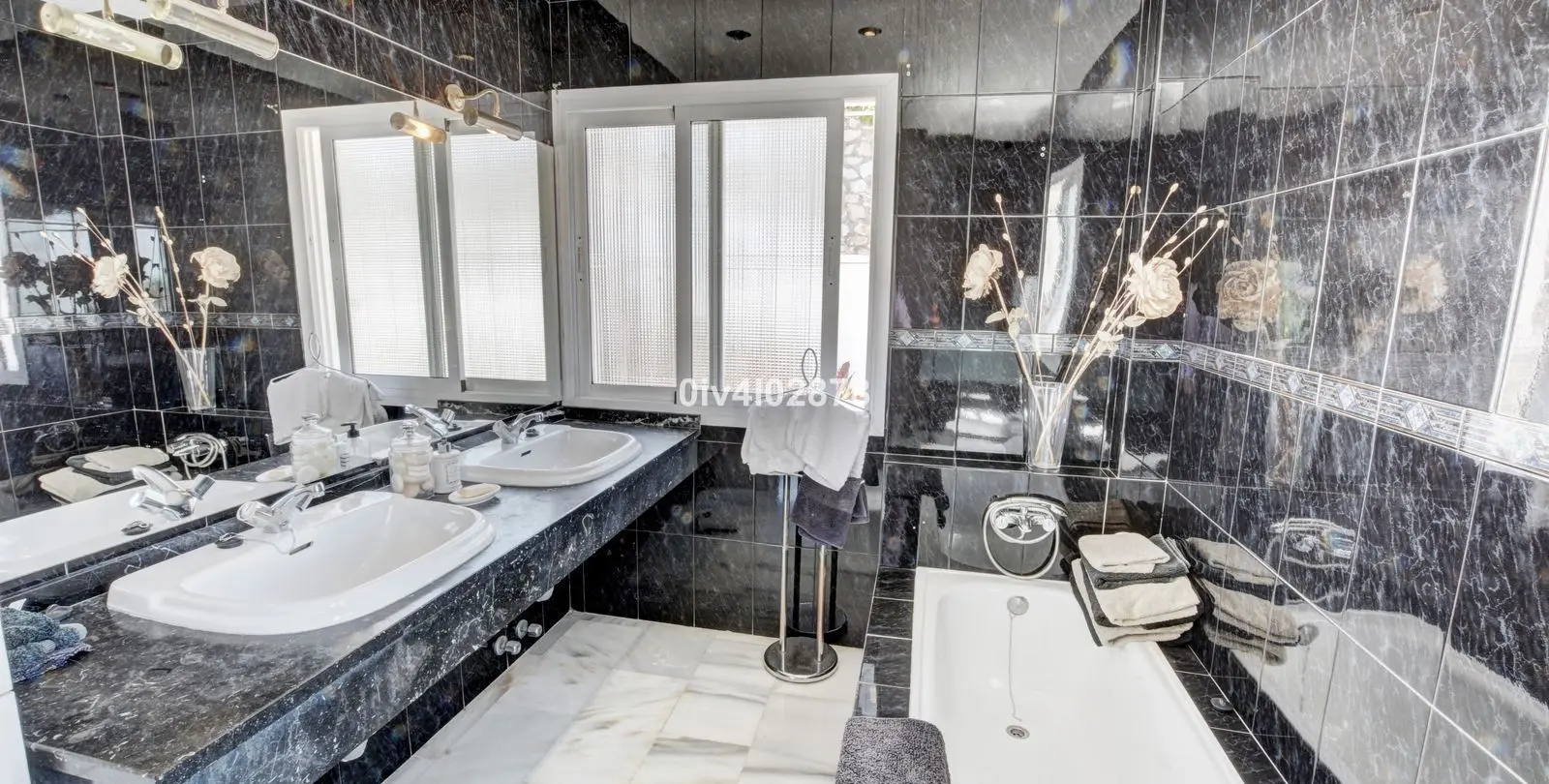 Sale of detached villa in La Capellania 29