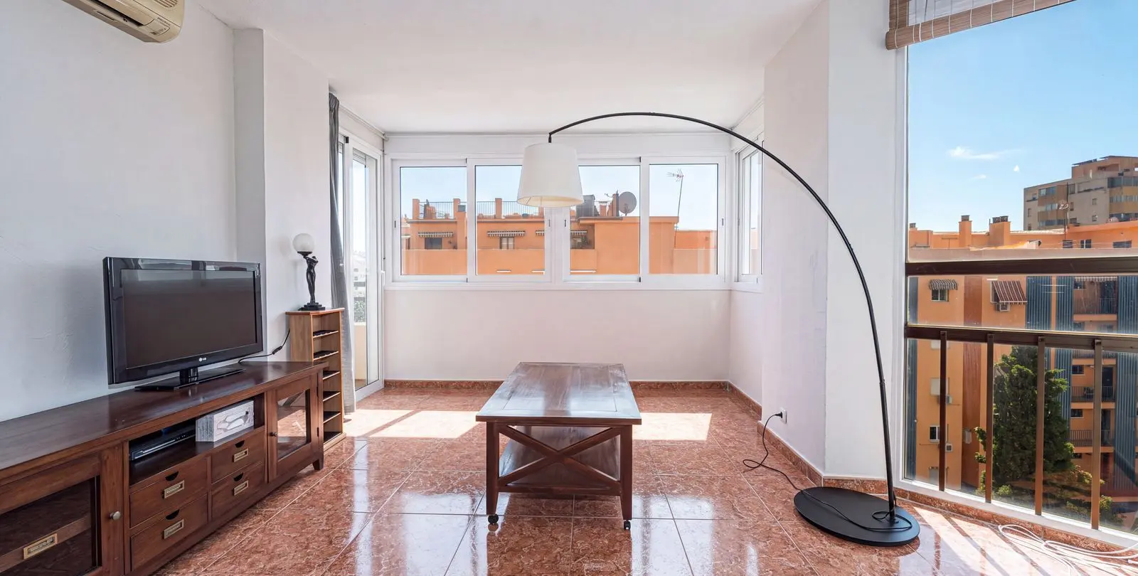 Venta de apartamento en planta media en Fuengirola 1