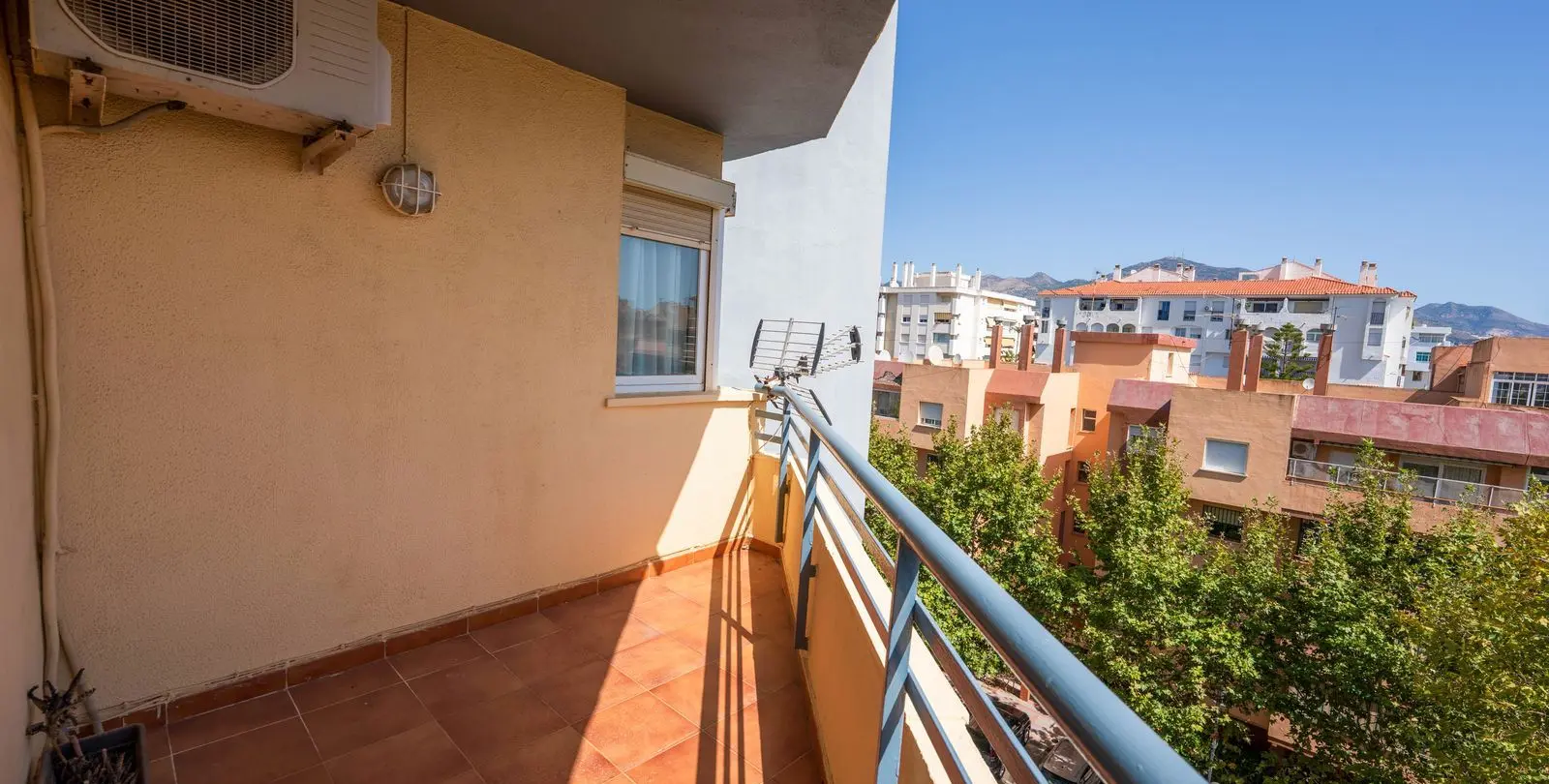 Venta de apartamento en planta media en Fuengirola 9
