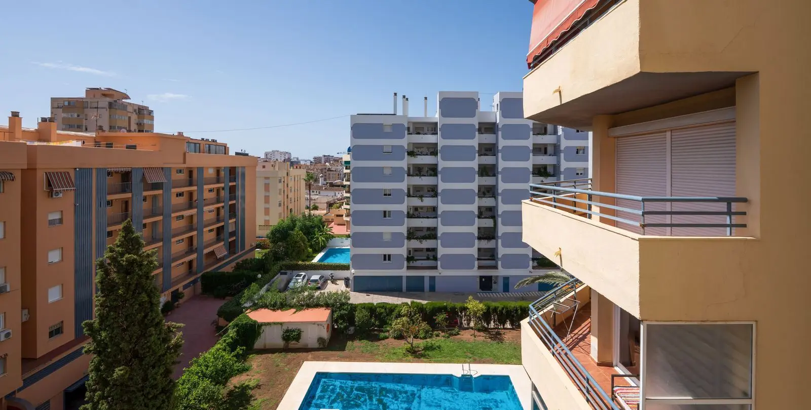 Venta de apartamento en planta media en Fuengirola 12