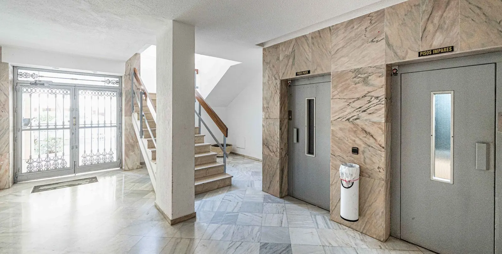 Venta de apartamento en planta media en Fuengirola 36