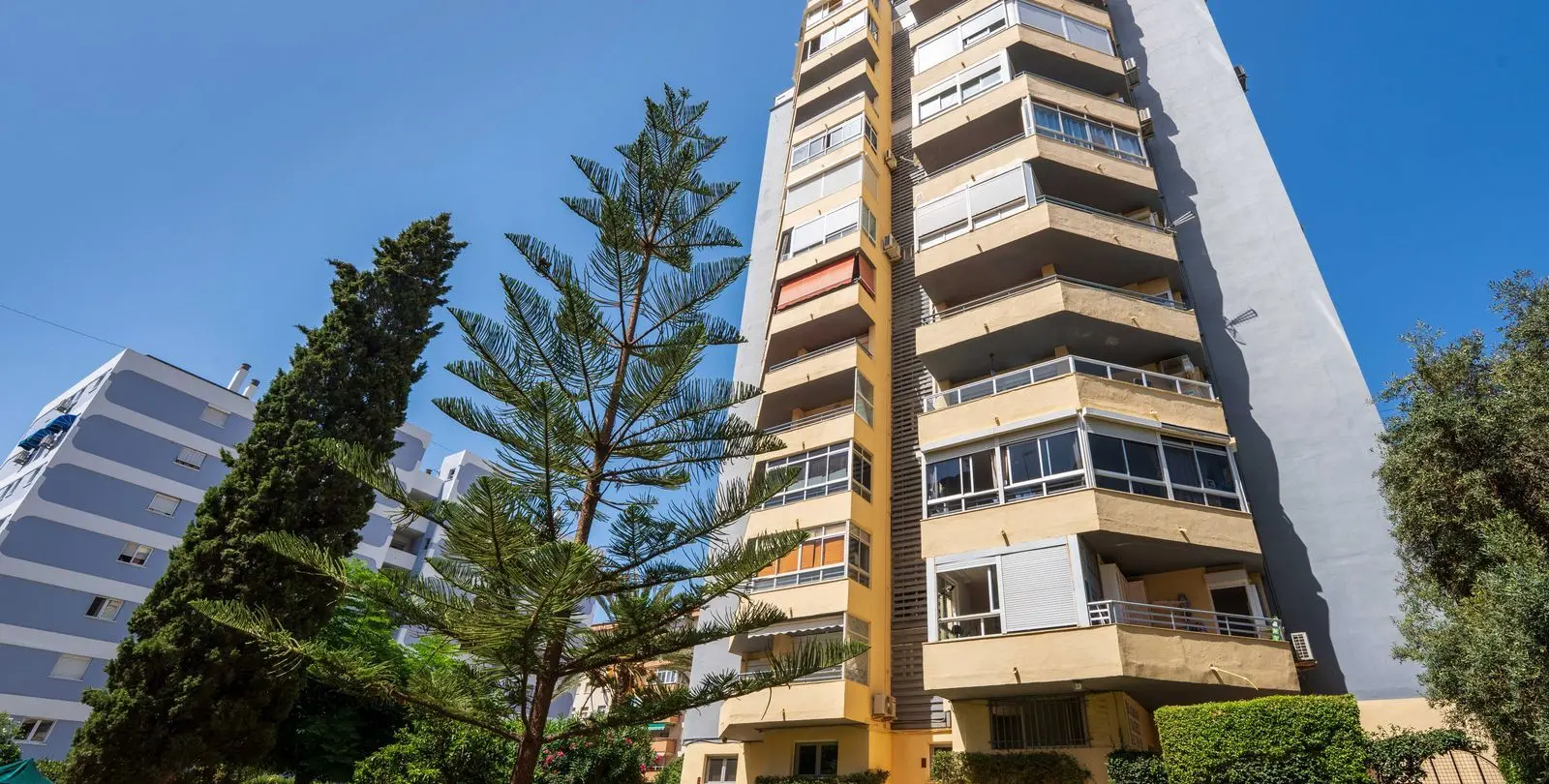 Venta de apartamento en planta media en Fuengirola 39