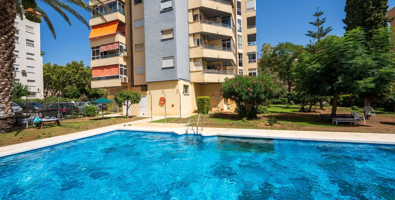 Venta de apartamento en planta media en Fuengirola 41