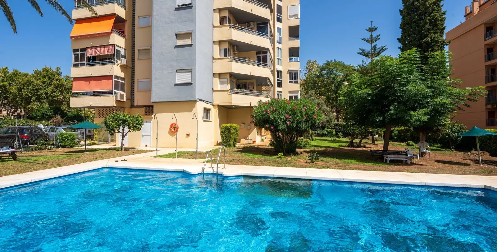 Venta de apartamento en planta media en Fuengirola 43