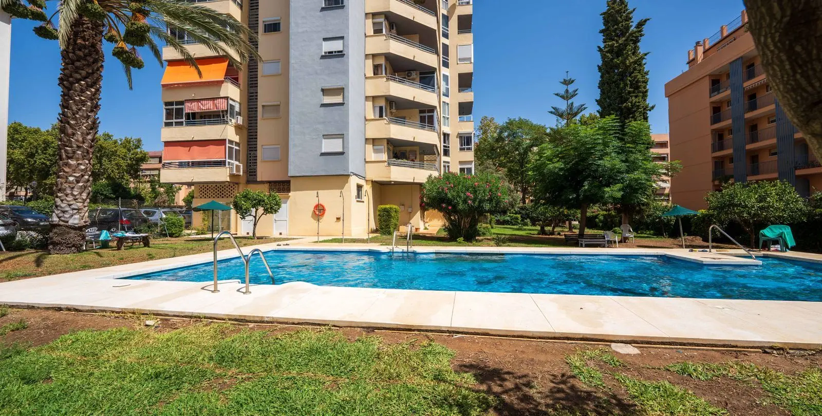 Venta de apartamento en planta media en Fuengirola 44
